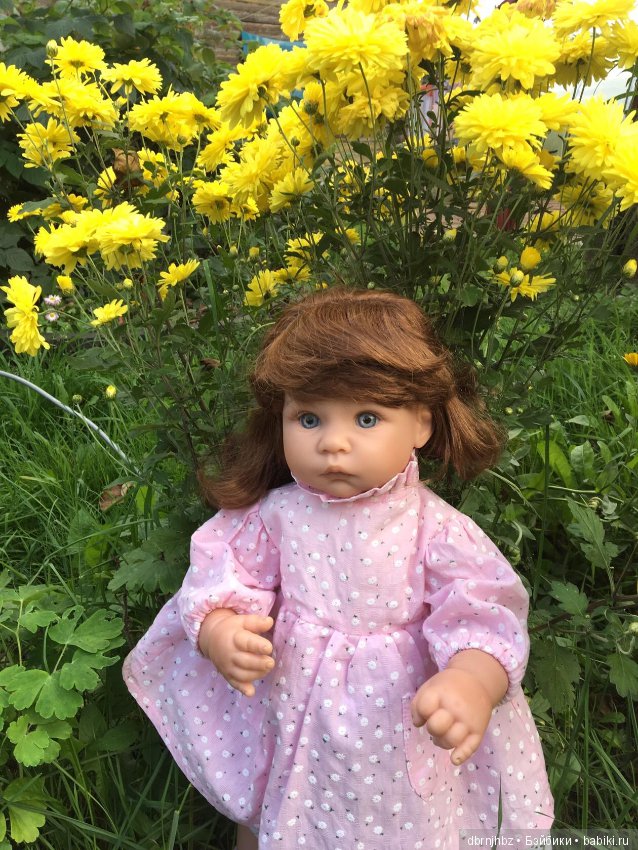 Викуся ходила гулять,отдыхала