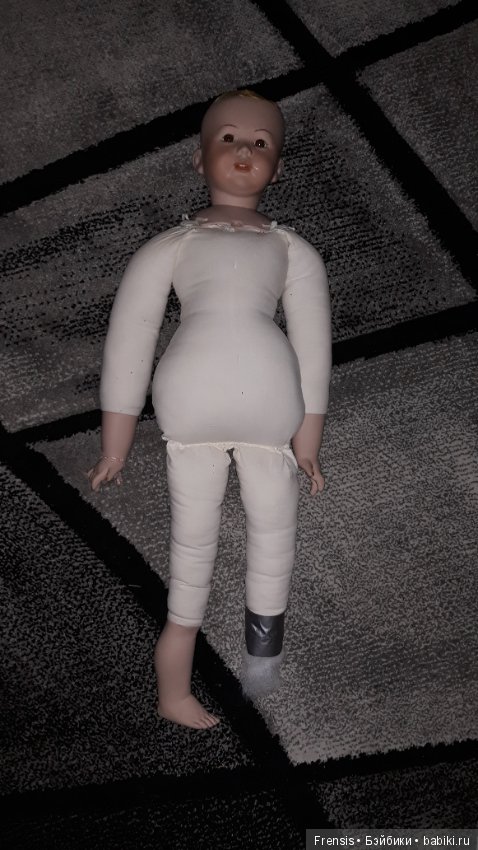 Помогите с репликой — Опознание антикварных кукол: поиск по клейму