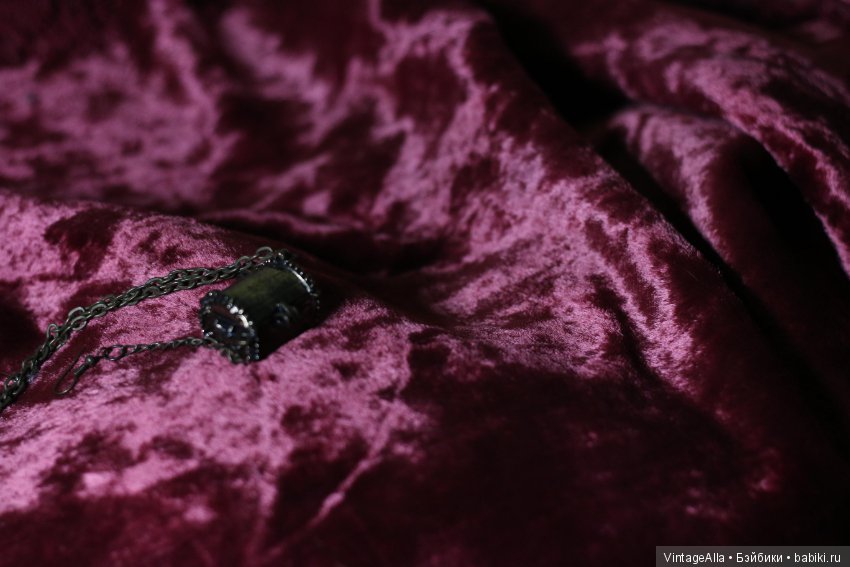 Скатерть состарилась в ожидании