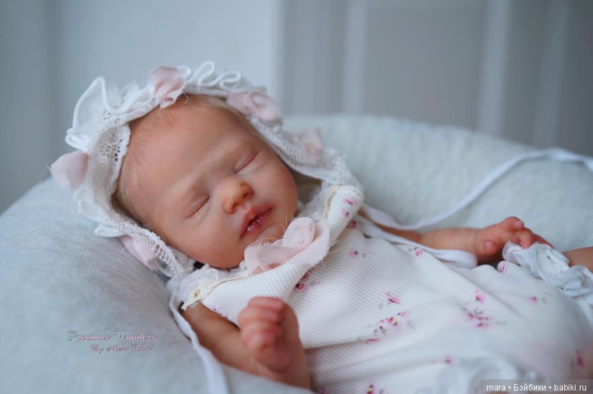 Zori скульптора Dawn Murray McLeod, автор прототипа Alexa Calvo