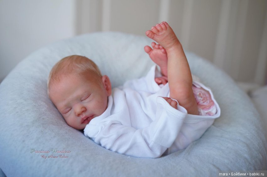 Zori скульптора Dawn Murray McLeod, автор прототипа Alexa Calvo