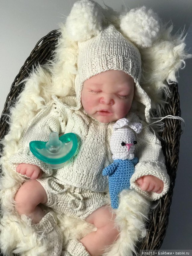 Вязаная одежда для новорожденных. Вяжем реборн. Вязаные комплекты для новорожденных. Детские вязаные костюмы для новорожденных. Вязание на пупсов антонио хуан.