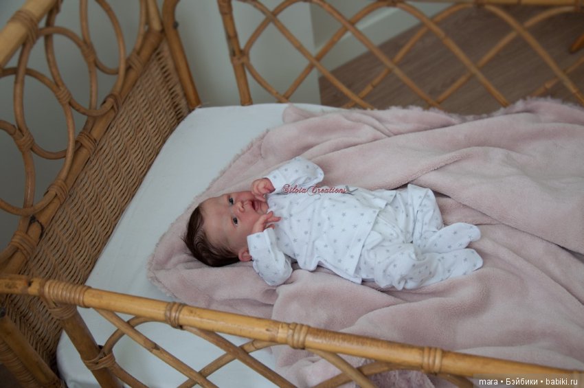 Mindy скульптора Adrie Stoete, автор прототипа Silvia Ezquerra