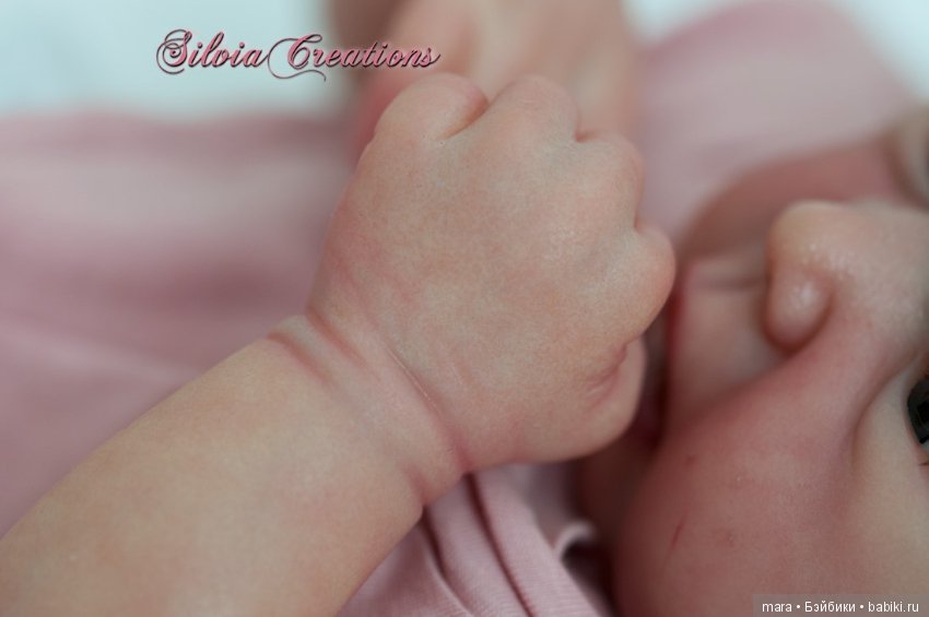 Mindy скульптора Adrie Stoete, автор прототипа Silvia Ezquerra