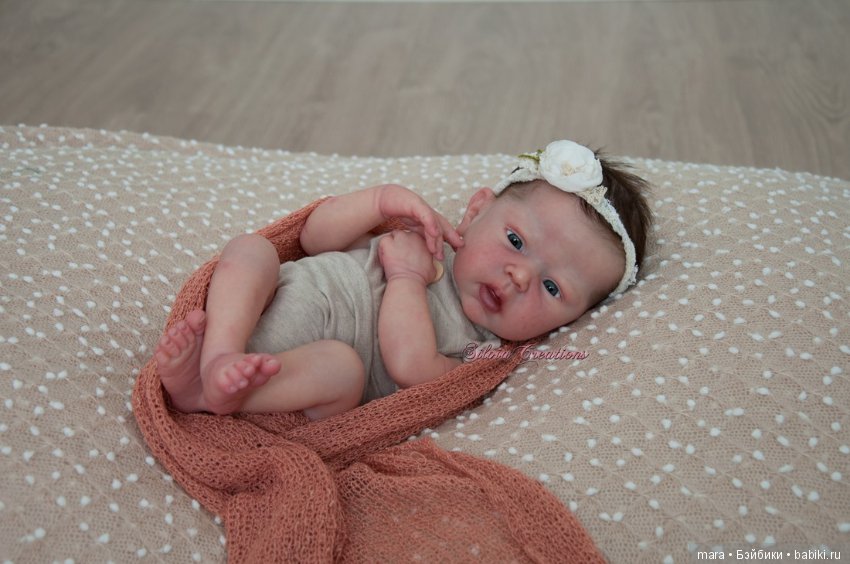 Mindy скульптора Adrie Stoete, автор прототипа Silvia Ezquerra