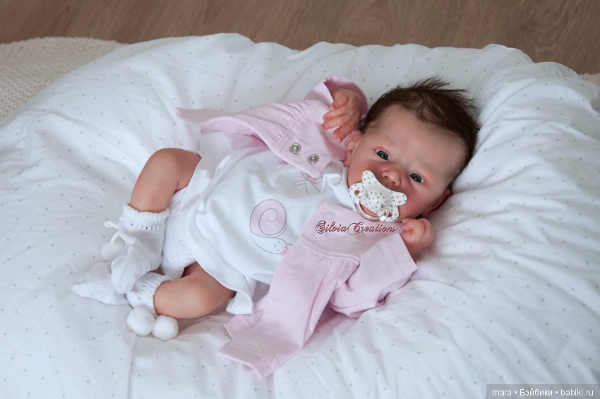 Mindy скульптора Adrie Stoete, автор прототипа Silvia Ezquerra