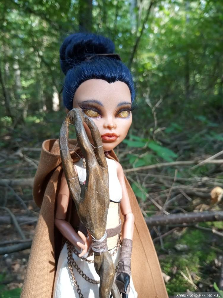 Иногда нужно время — ООАК Monster High и Ever After High: репейнт (фото 3)