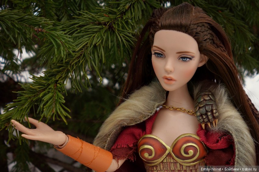 Лагерта - хрупкая девушка с грозным мечом