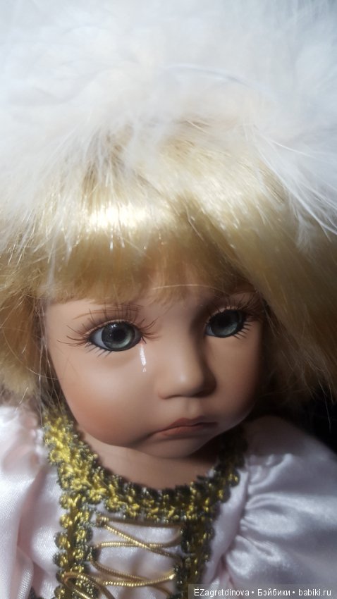 Может кто-то подскажет? Про куклу Линды Рик из серии «Key to My Heart» — «Now many frogs...Must i kiss»(«Нынче много лягушек… Должна ли я их целовать?») (фото 5)