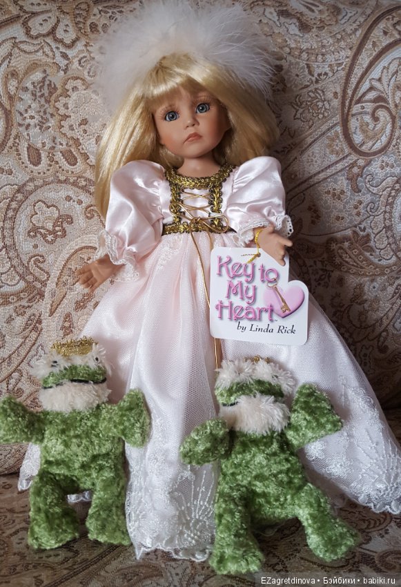 Может кто-то подскажет? Про куклу Линды Рик из серии «Key to My Heart» — «Now many frogs...Must i kiss»(«Нынче много лягушек… Должна ли я их целовать?») (фото 4)