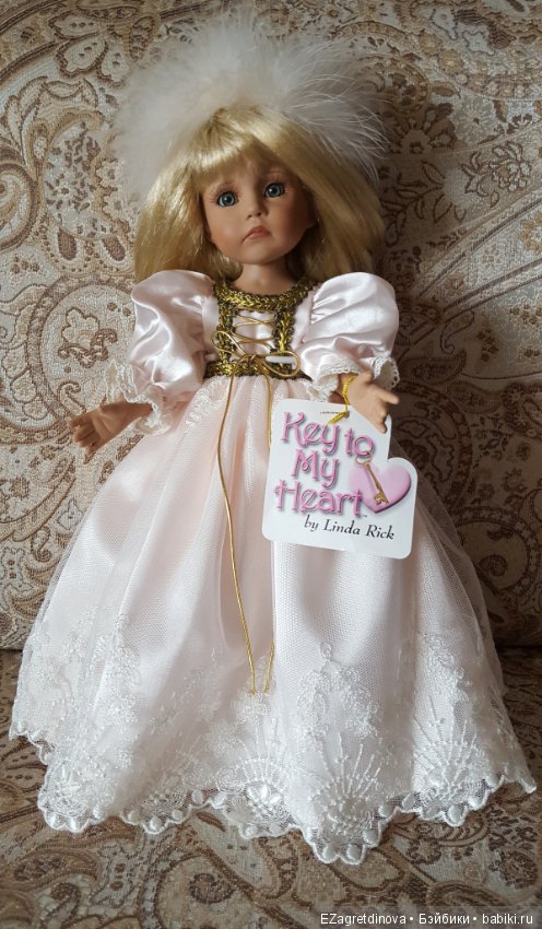 Может кто-то подскажет? Про куклу Линды Рик из серии «Key to My Heart» — «Now many frogs...Must i kiss»(«Нынче много лягушек… Должна ли я их целовать?») (фото 2)