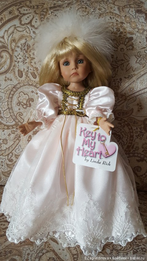 Может кто-то подскажет? Про куклу Линды Рик из серии «Key to My Heart» — «Now many frogs...Must i kiss»(«Нынче много лягушек… Должна ли я их целовать?»)