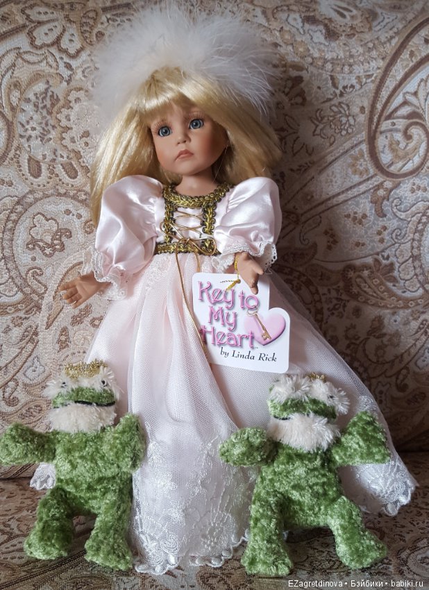 Может кто-то подскажет? Про куклу Линды Рик из серии «Key to My Heart» — «Now many frogs...Must i kiss»(«Нынче много лягушек… Должна ли я их целовать?») (фото 3)