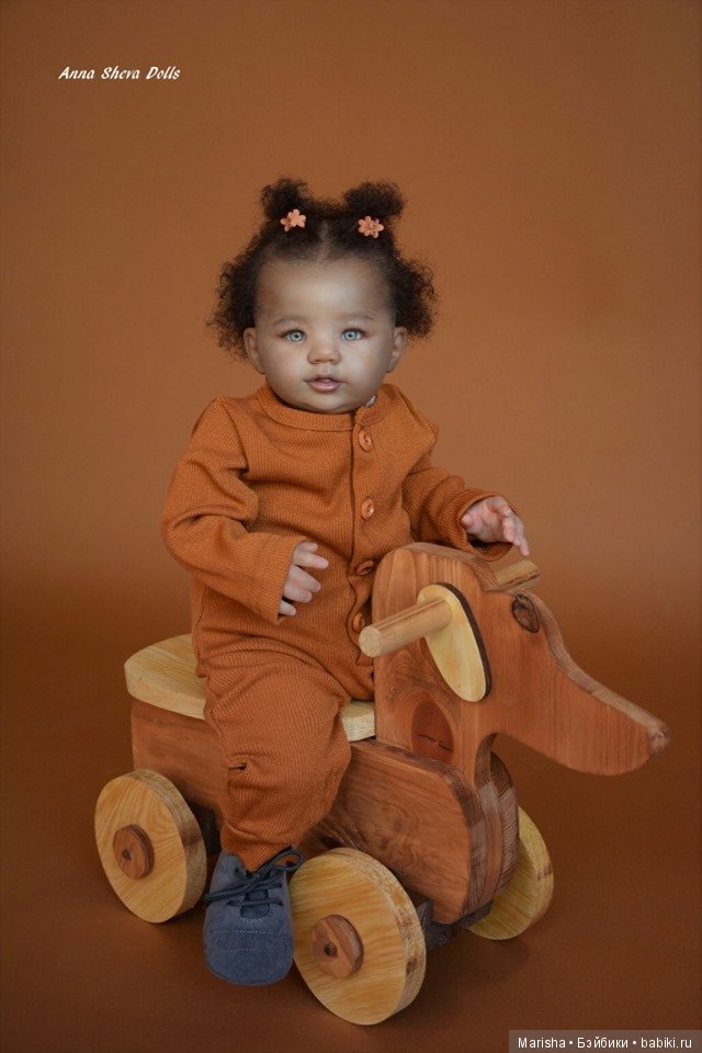 Abigail Smilingскульптора Laura Tuzio Ross, автор прототипа Anna Sheva