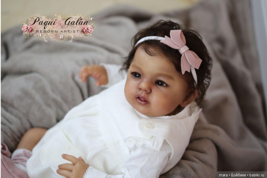 Abigail Smiling скульптора Laura Tuzio Ross, автор прототипа Paqui Galan