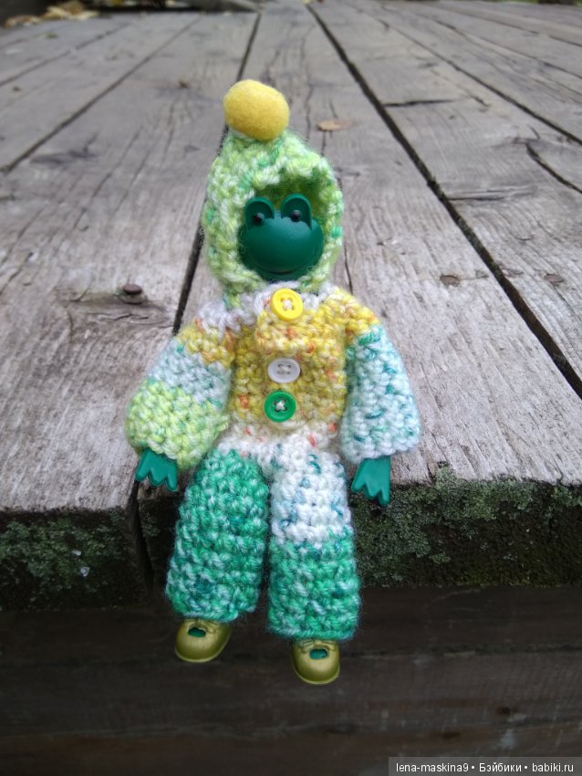 Лягушонок со своим другом, в осеннем парке (фото 8)