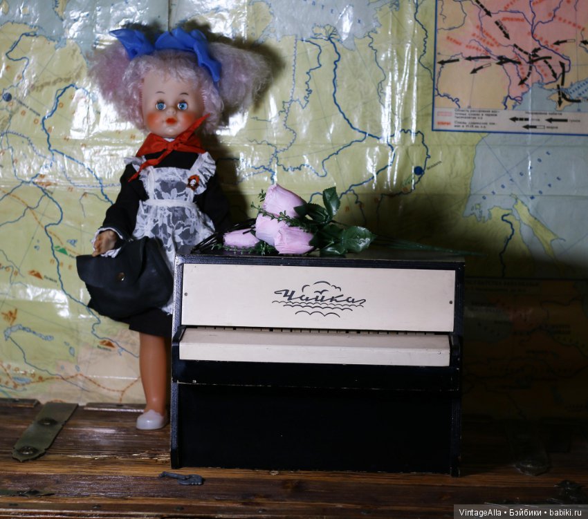 Глядя на черно-белые клавиши