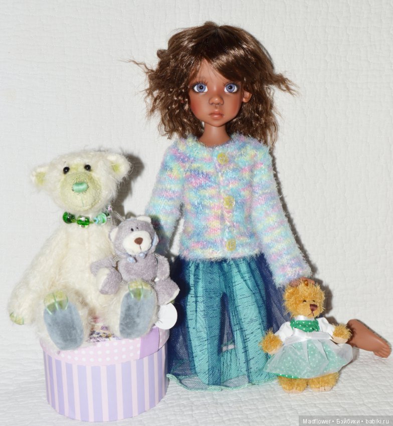 В ожидании новых Готц играю с бжд