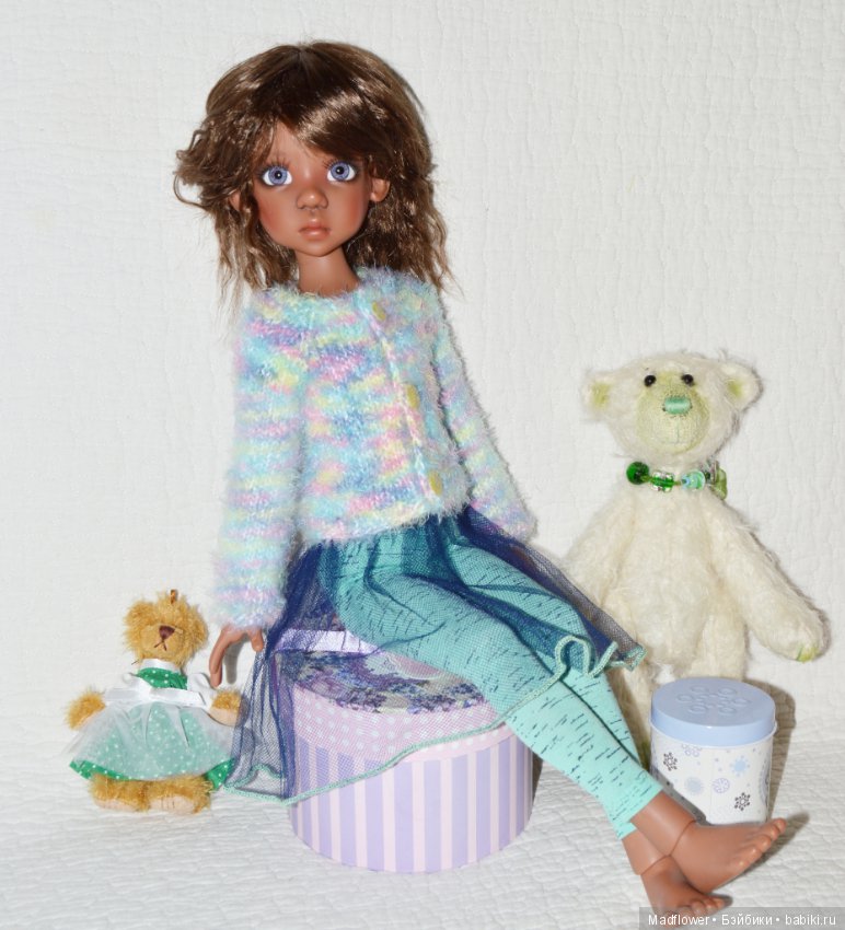 В ожидании новых Готц играю с бжд