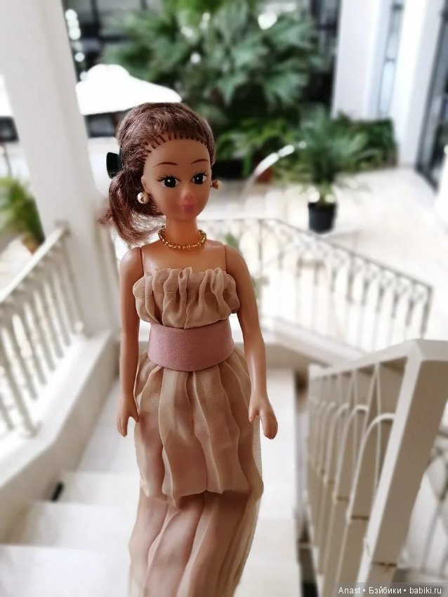 Кристина - русская девушка из эпохи 90-х