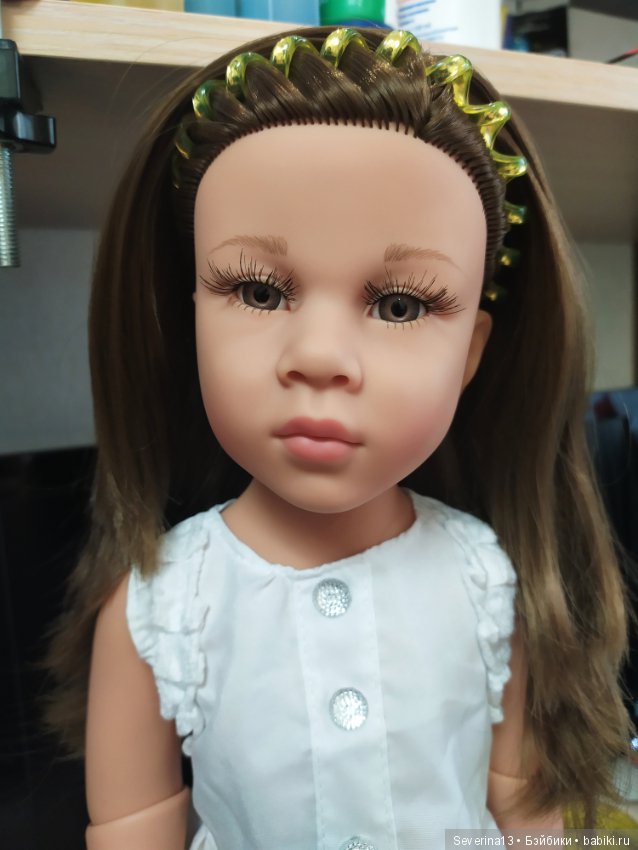 Извлекаем заводские ресницы Эмилии Готц (фото 4)