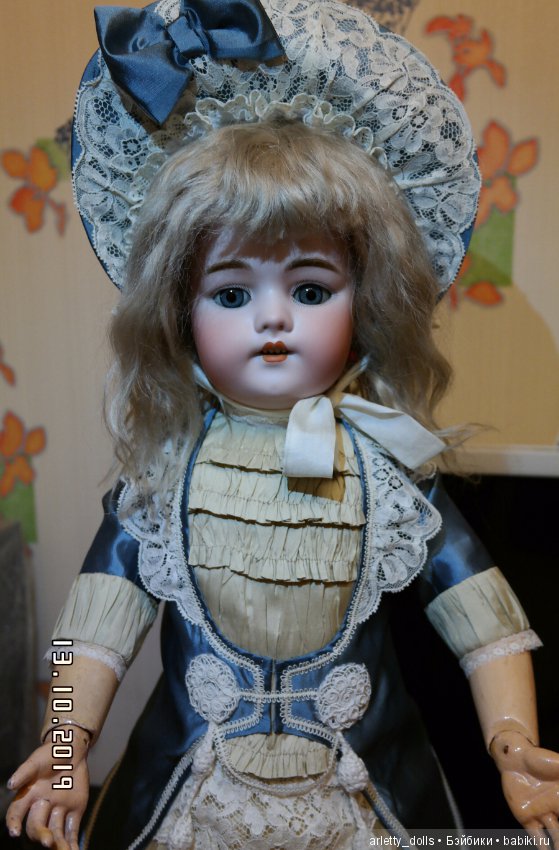 Моя сладкая девочка-конфеточка одевается