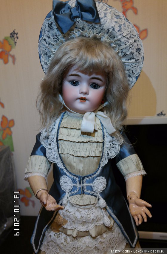 Моя сладкая девочка-конфеточка одевается