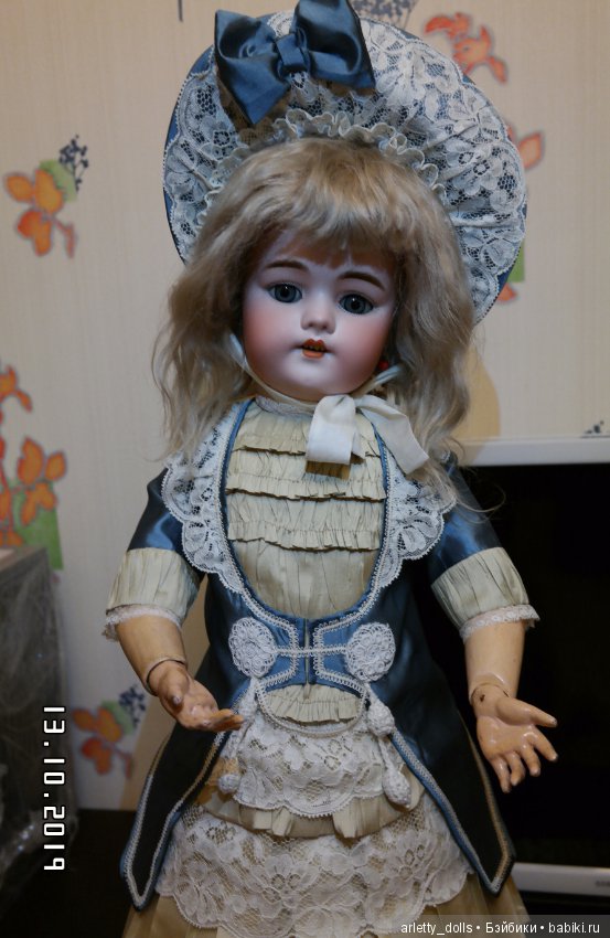 Моя сладкая девочка-конфеточка одевается