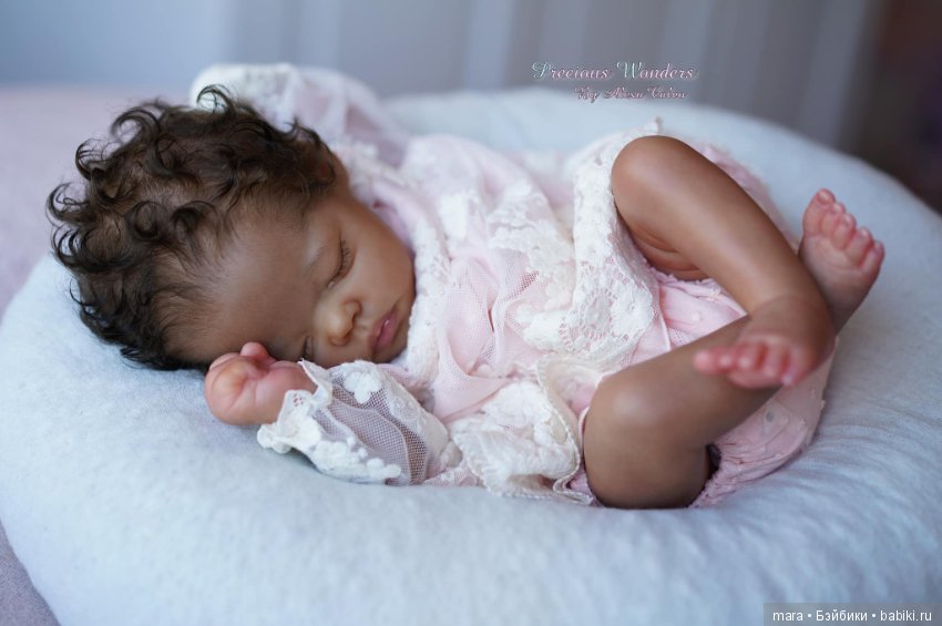 Tia скульптора Bonnie Sieben, автор прототипа Alexa Calvo