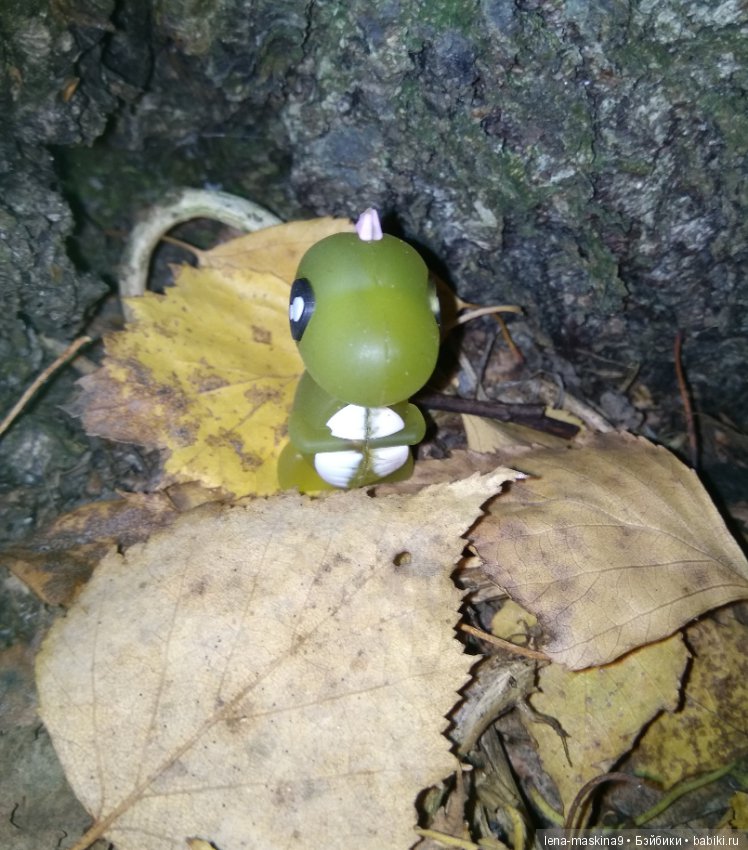 Диназаврики и их малыши, вышлю ночью в лес погулять