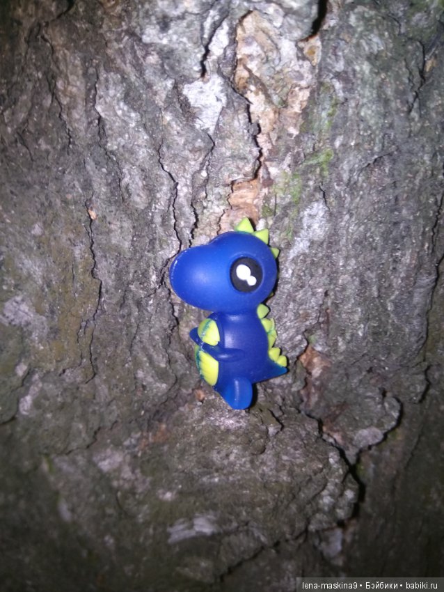 Диназаврики и их малыши, вышлю ночью в лес погулять