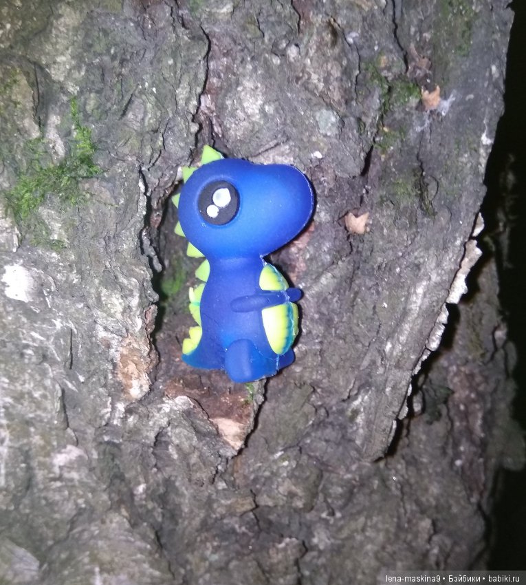 Диназаврики и их малыши, вышлю ночью в лес погулять