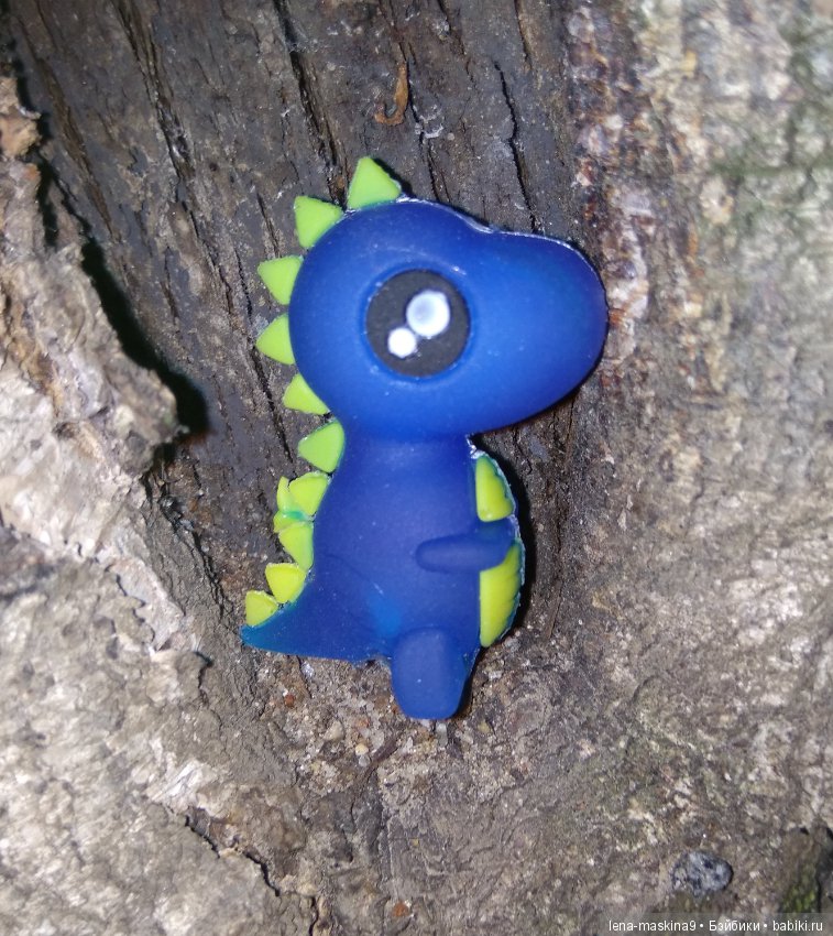 Диназаврики и их малыши, вышлю ночью в лес погулять