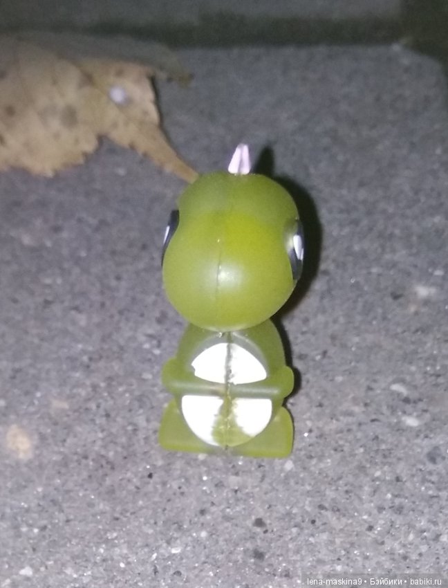 Диназаврики и их малыши, вышлю ночью в лес погулять