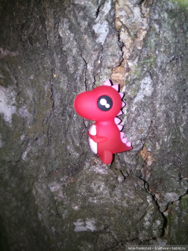 Диназаврики и их малыши, вышлю ночью в лес погулять