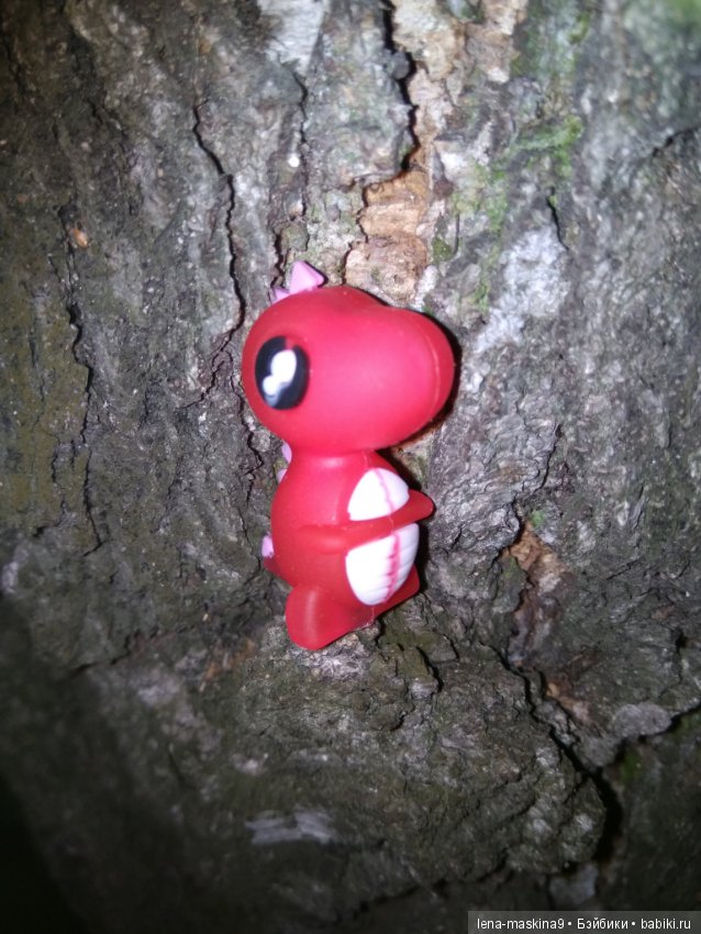 Диназаврики и их малыши, вышлю ночью в лес погулять