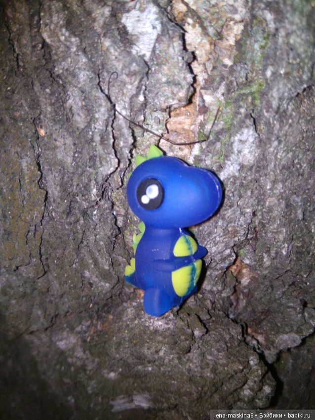 Диназаврики и их малыши, вышлю ночью в лес погулять