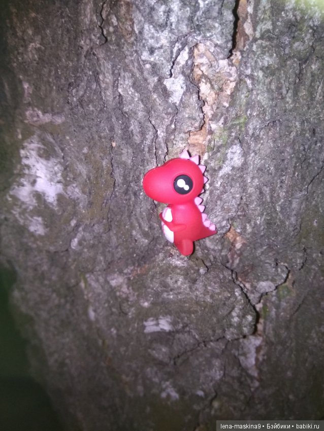 Диназаврики и их малыши, вышлю ночью в лес погулять