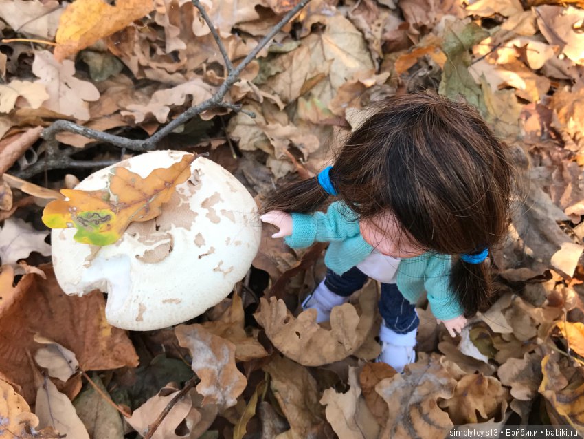 Большая прогулка малюсенькой девочки
