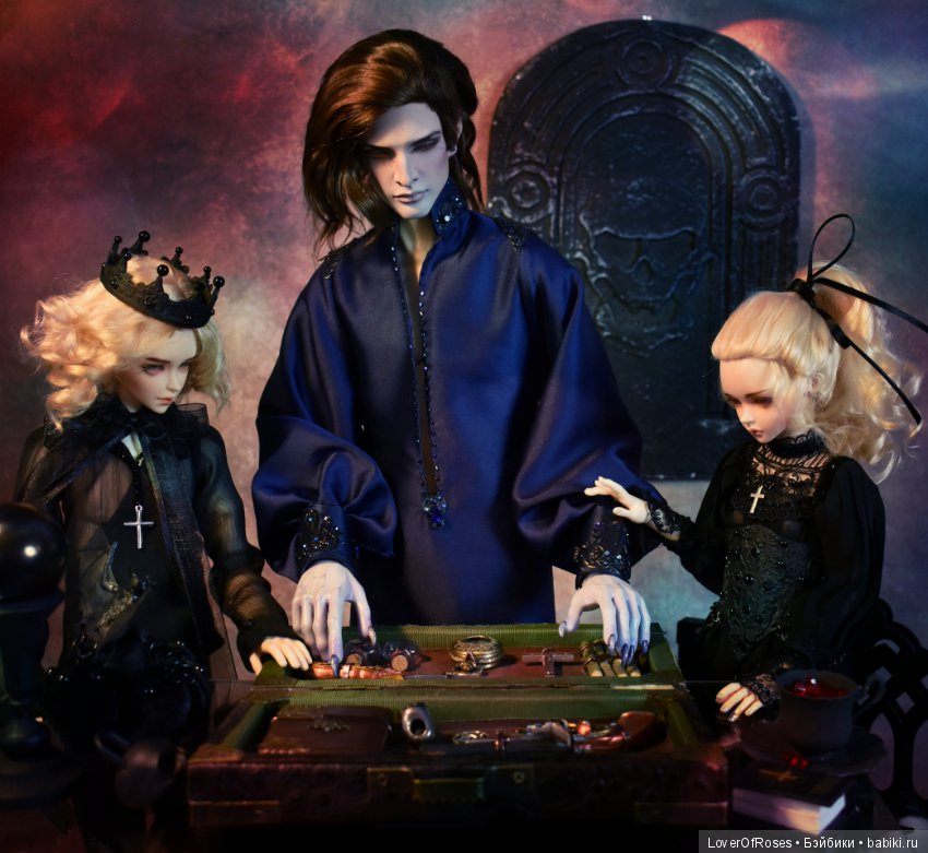 Хэллоуин прошёл, чемоданчик остался