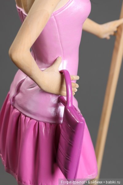 Деревянная скульптура Барби (фото 9)