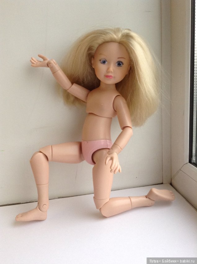 Подбираю голову на тело Джолины