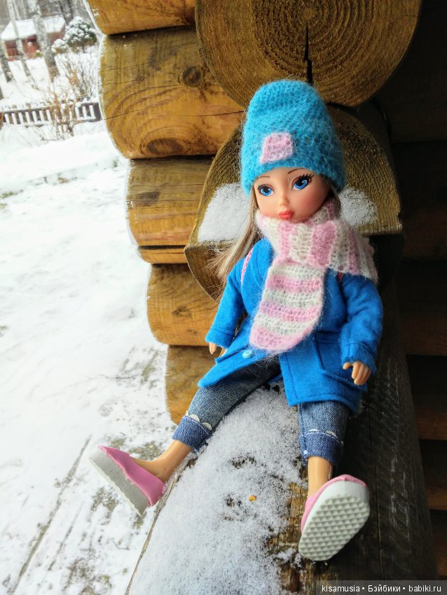 Алёнка гуляет по свежему снегу (фото 3)