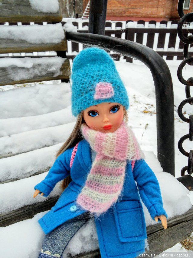 Алёнка гуляет по свежему снегу (фото 9)