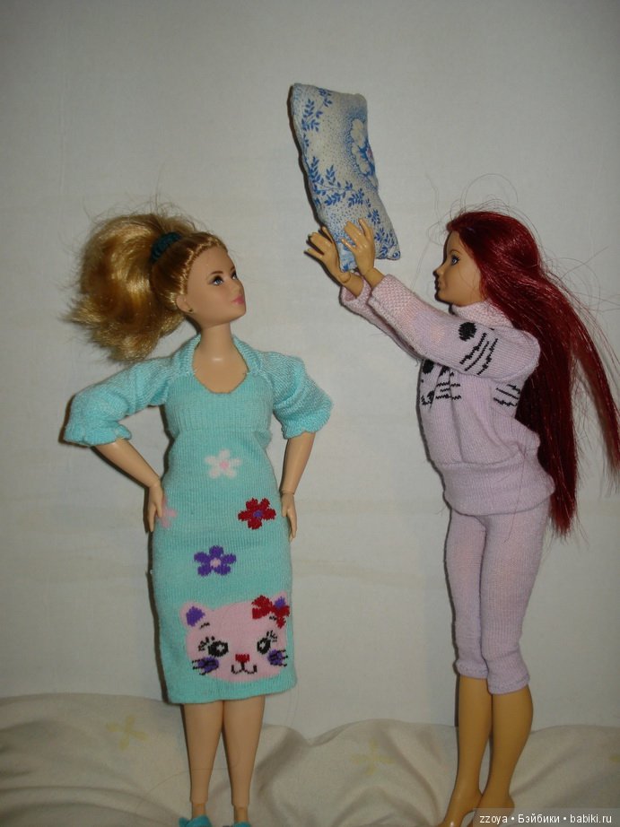 Пижамная вечеринка — Куклы Barbie (Барби): Looks (фото 5)