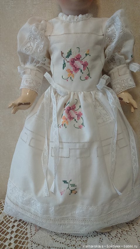 Недавние работы-платья из винтажных вышитых салфеток (фото 9)