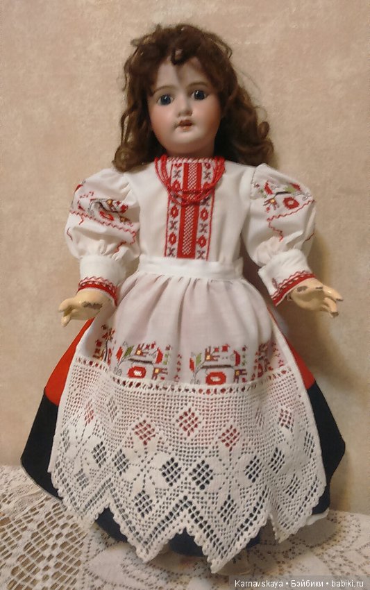 Недавние работы-платья из винтажных вышитых салфеток (фото 2)