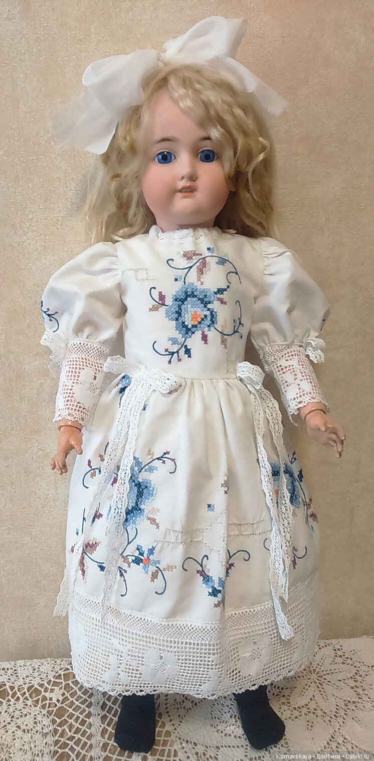 Недавние работы-платья из винтажных вышитых салфеток