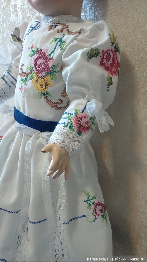 Недавние работы-платья из винтажных вышитых салфеток