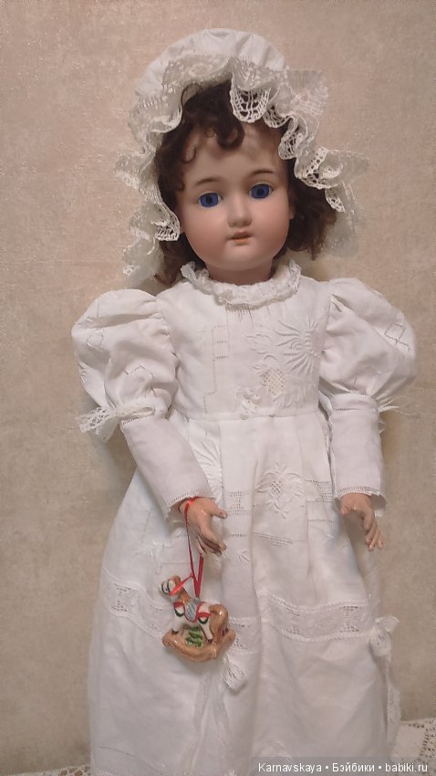 Недавние работы-платья из винтажных вышитых салфеток